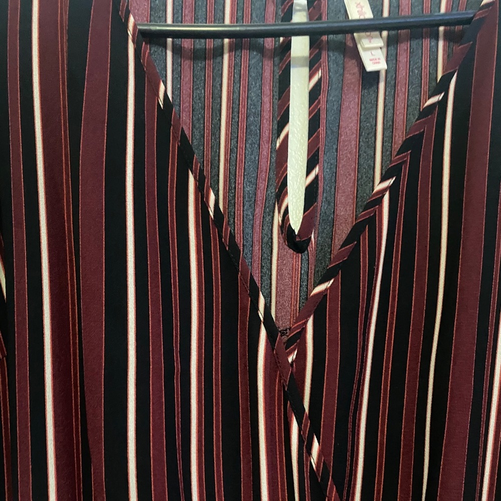 Striped jumpsuit great for holiday season - Picture 4 of 5